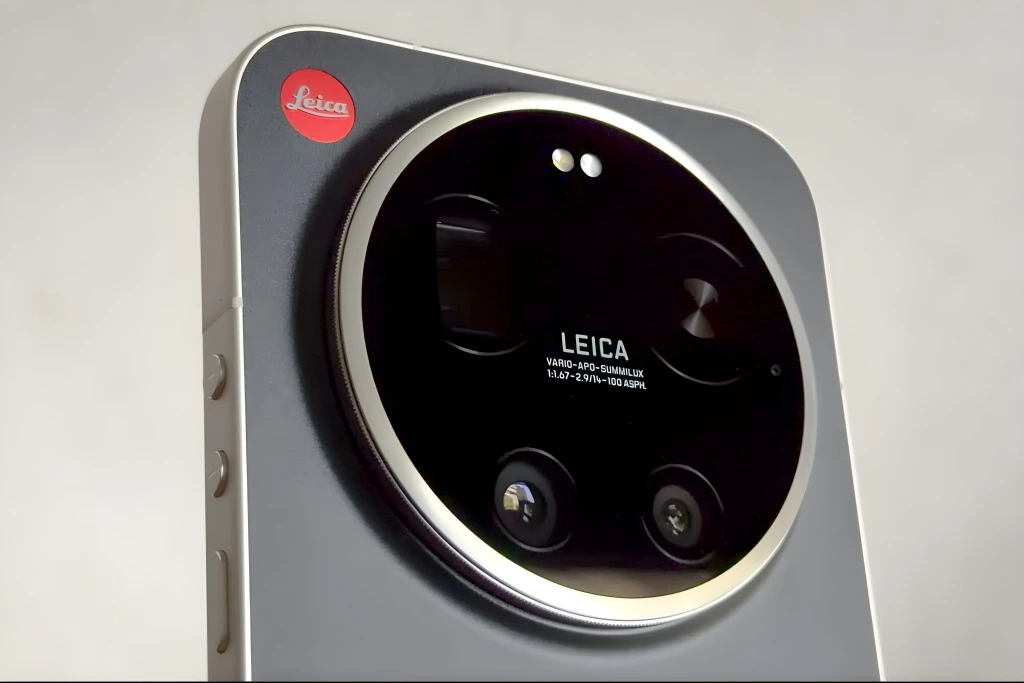 Main Camera: The 1-Inch Sensor Is the Star